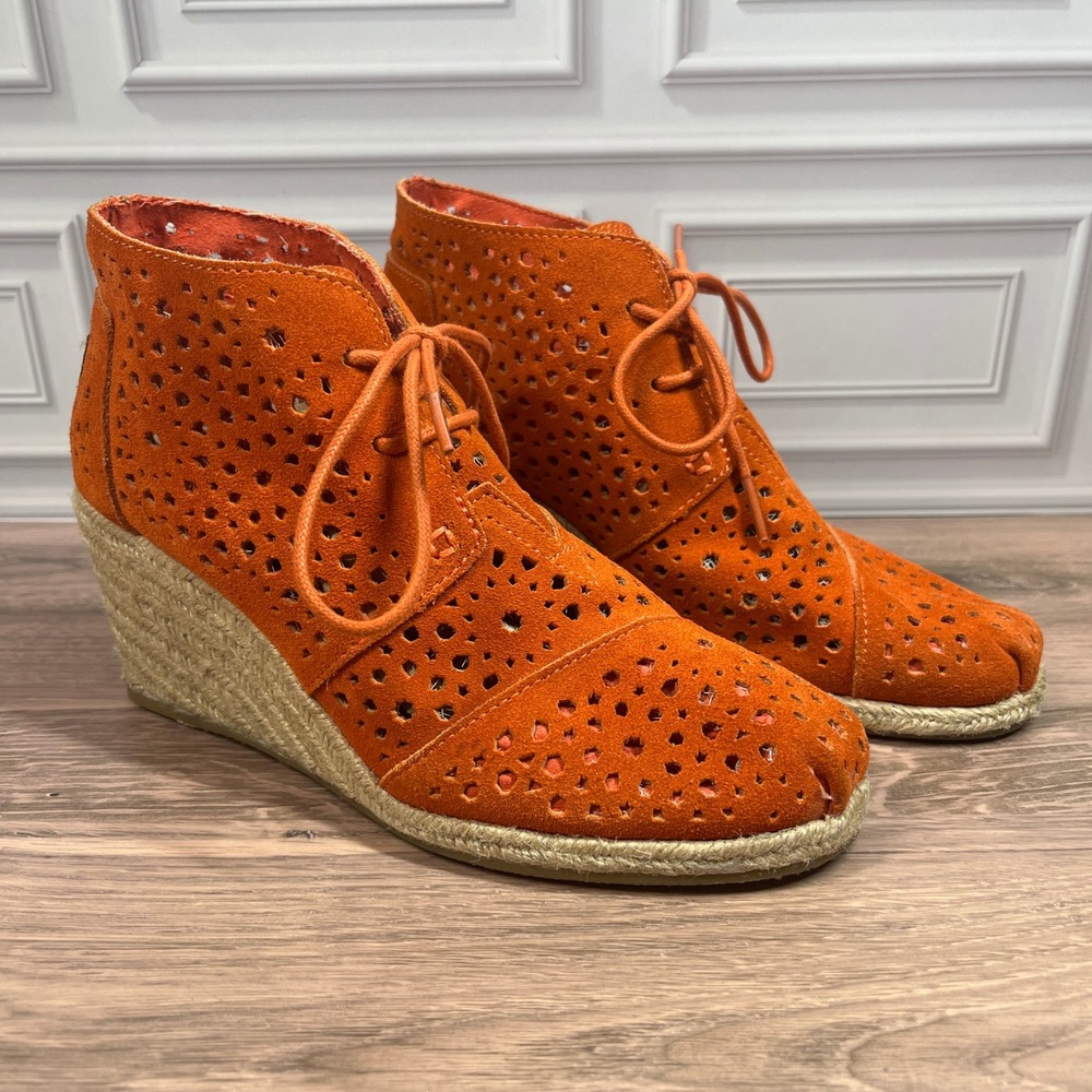 TOMS Women Orange Suede Perforated Wedge Ankle Booties Lace Up Espadrille 7.5